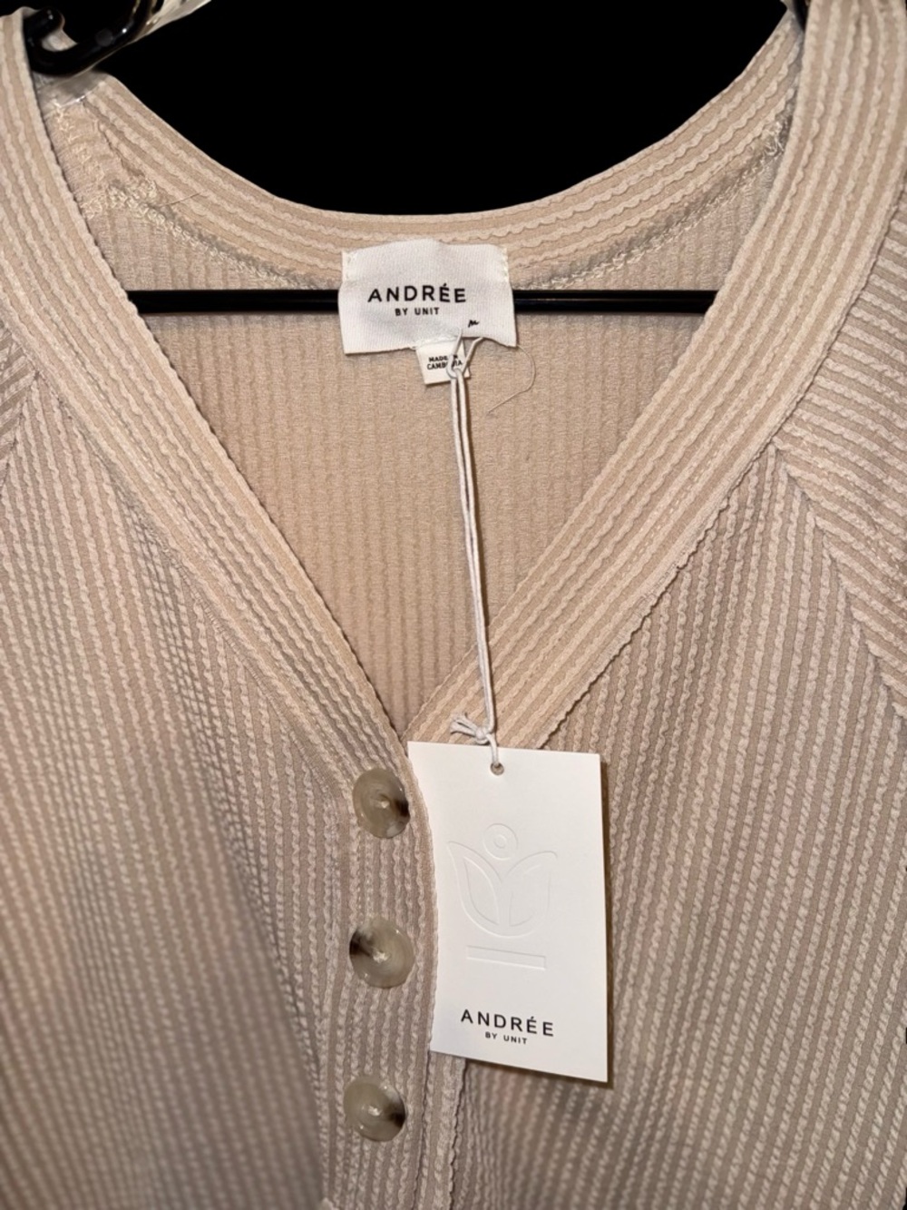 Andree Raised Ribbed Button V-Neck Knit Top - Picture 4 of 4